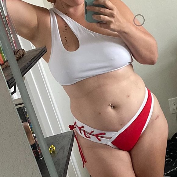 BEAUTIFUL Color Block Asymmetrical One Shoulder Bikini Swimsuit - Picture 2 of 7